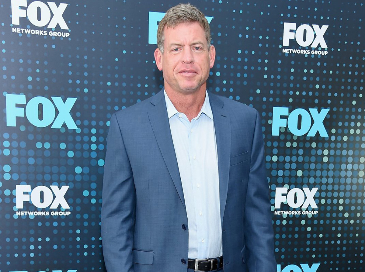 Troy Aikman will consult with Miami Dolphins owner Steve Ross in a general manager search. 